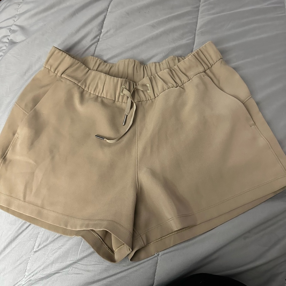 Lululemon On the fly shorts